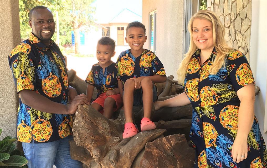 family-photoefcb586cb2cf645badfcff00009d593a